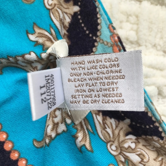 Chico's Blue and Gold Scarf Print Short Sleeve Top Blouse Size 0 - Picture 8 of 8